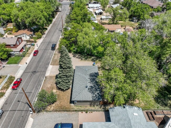 Building Photo - Huge Backyard Close to Downtown Prescott!