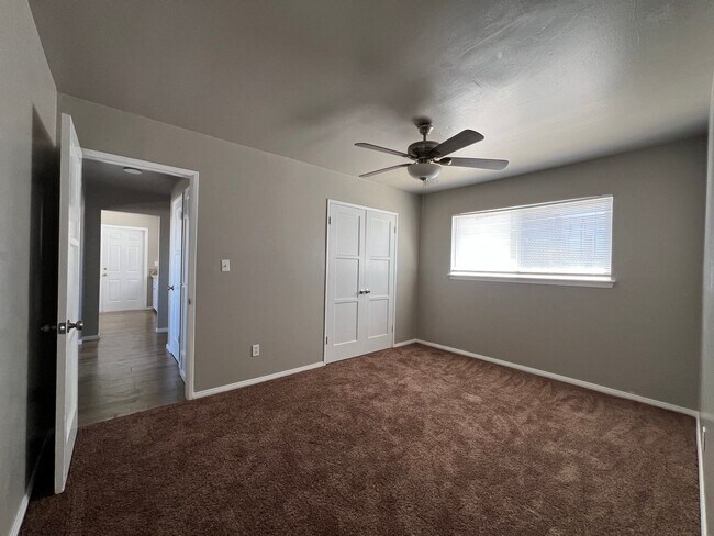 Building Photo - Beautifully Remodeled Home