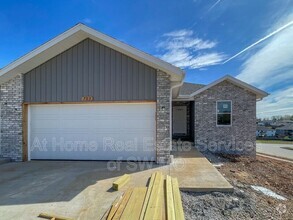 Building Photo - 704 Watermill Cir