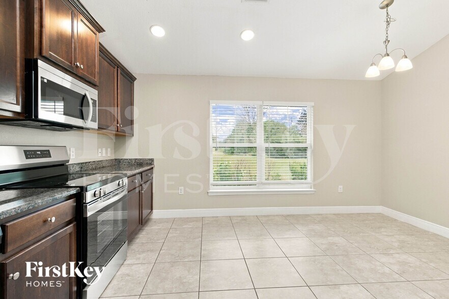 Building Photo - 446 Xingu Ct