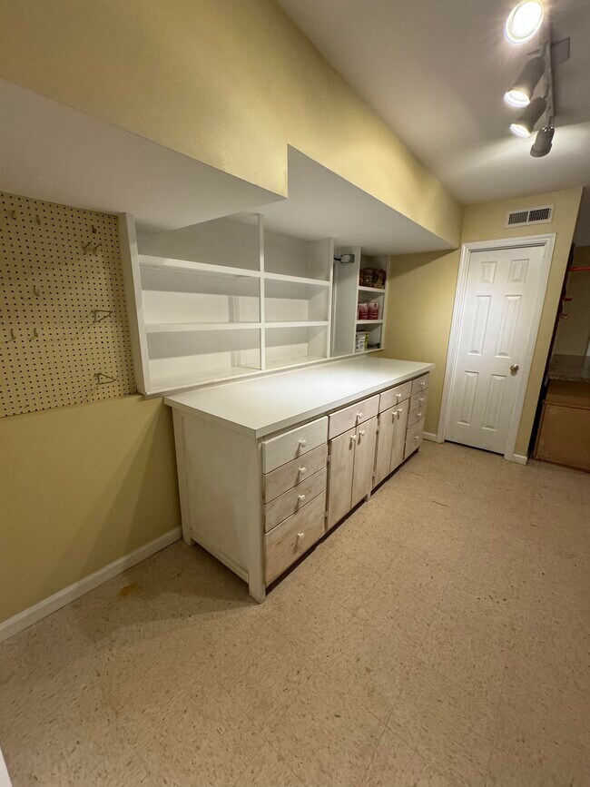 Building Photo - 8605 Tanzanite Ct