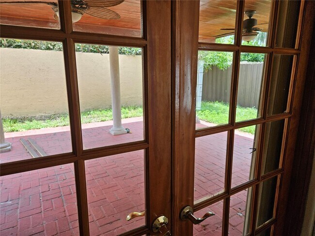 Building Photo - 9154 SW 132nd Ln