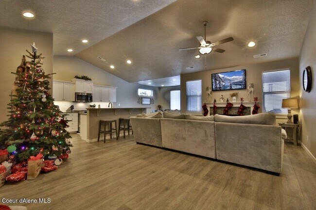 Building Photo - 13373 N Loveland Way