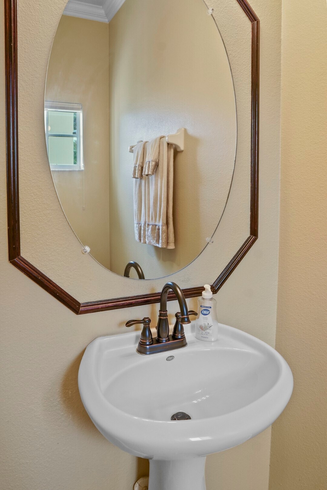 Building Photo - 124 Spring Glen Dr