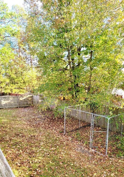 Building Photo - 114 Wild Fern Ct