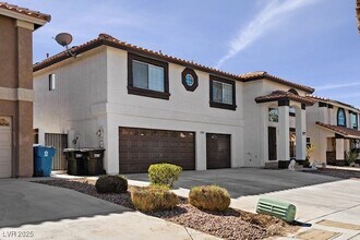 Building Photo - 2829 Via Florentine St