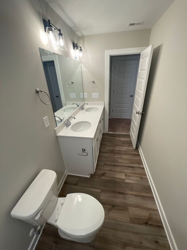 Building Photo - Home for Rent in Oak Grove, AL!! Available to View Now!!!