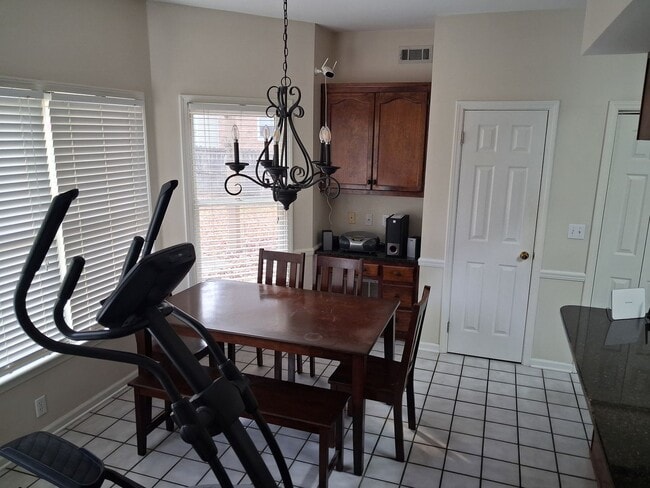 Building Photo - Spacious 4 bedroom 3.5 bath Home in Mallard Creek