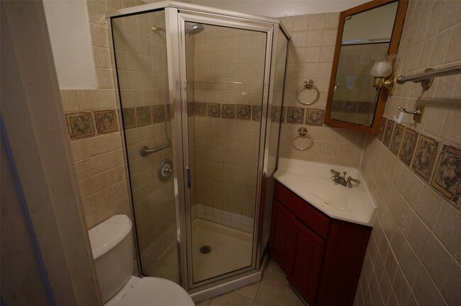 Building Photo - 8531 Sands Point Dr