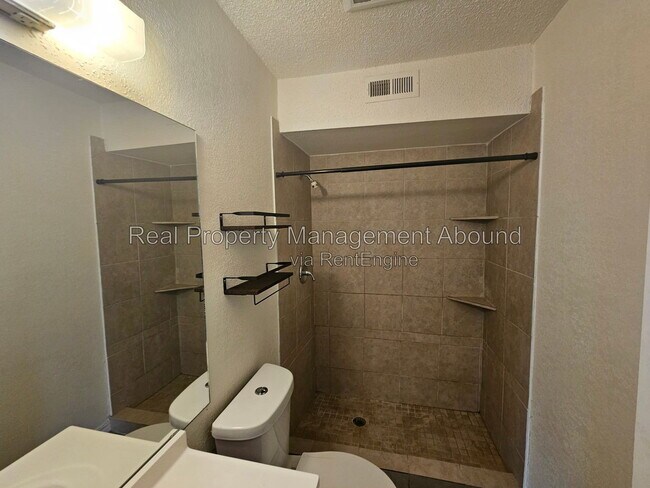 Building Photo - 8009 N 117th E Ave