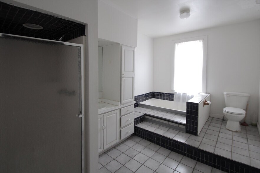 Building Photo - 322 S Trenton Ave