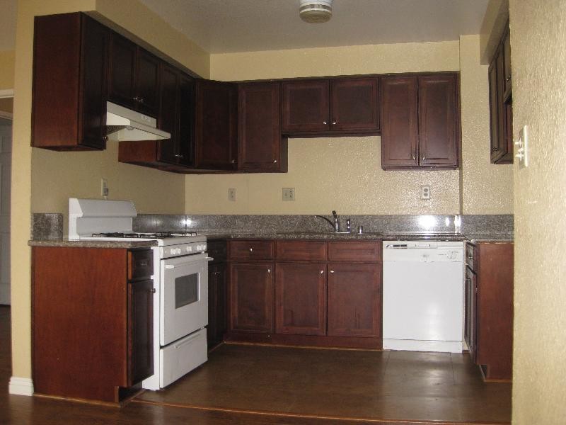 Building Photo - 1539 W 206th St
