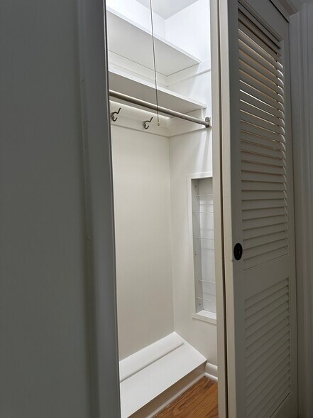 2nd Bed closet - 3030 Hardale Blvd