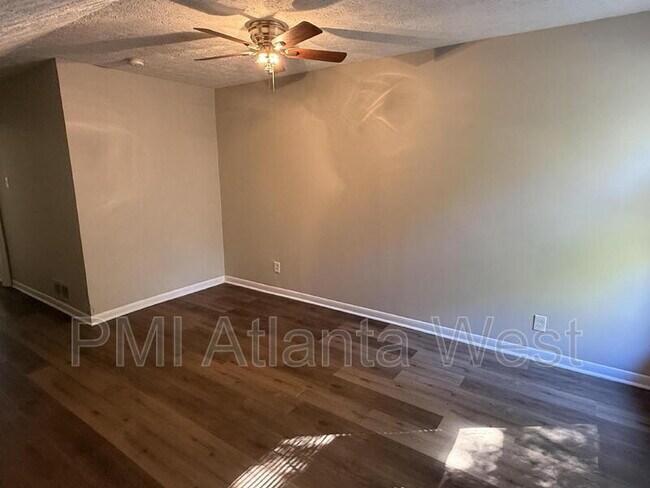 Building Photo - 1462 St Michael Ave