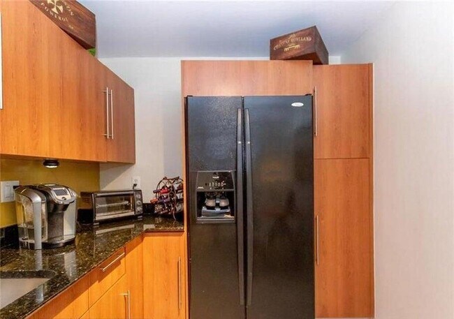 Building Photo - 3000 S Ocean Dr