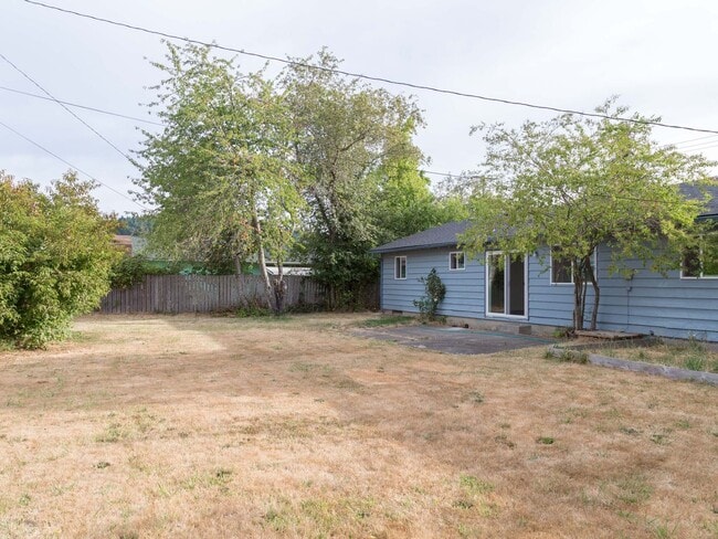 Building Photo - 1930 NW Kings Blvd