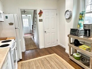 Building Photo - 7 Pleasant View Ave