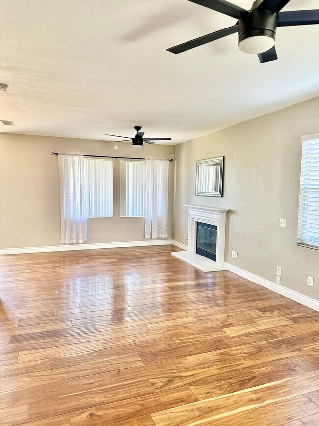 Building Photo - 1508 Robles Dr
