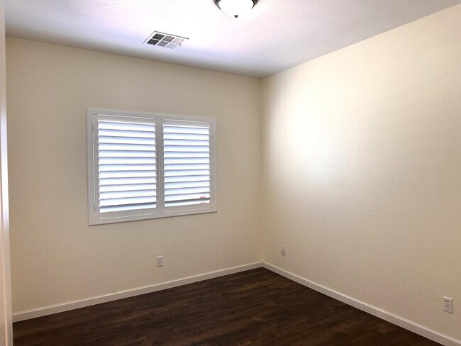 Building Photo - 11642 W Mountain View Dr
