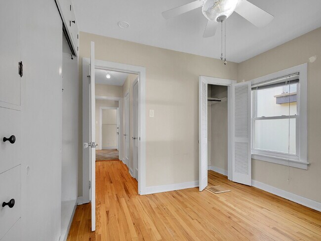 Building Photo - $2,295.00, 1 Bed, 1 Bath Home in Denver