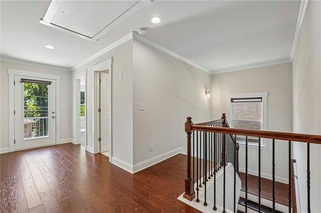 Building Photo - 875 Beryl St SW