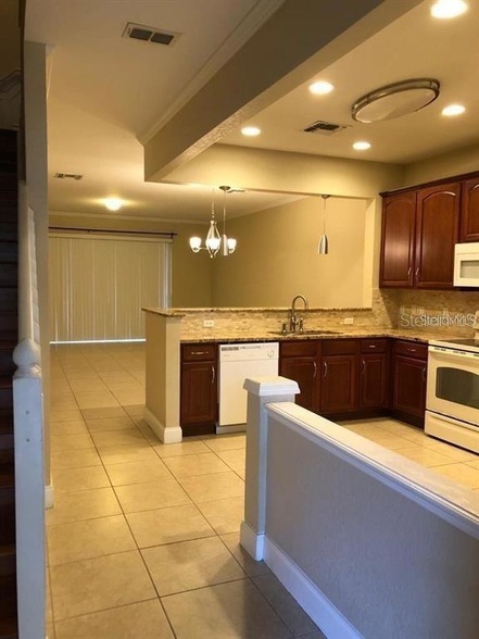 Building Photo - 2850 Polvadero Ln