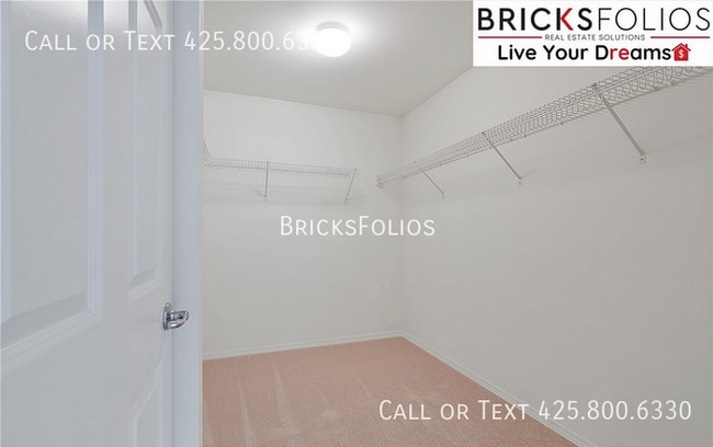 Building Photo - Welcoming Home in Bothell, Ideal for Relax...