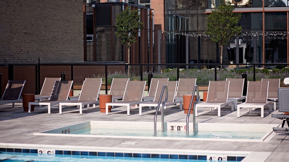 Building Photo - 180 N Aberdeen St