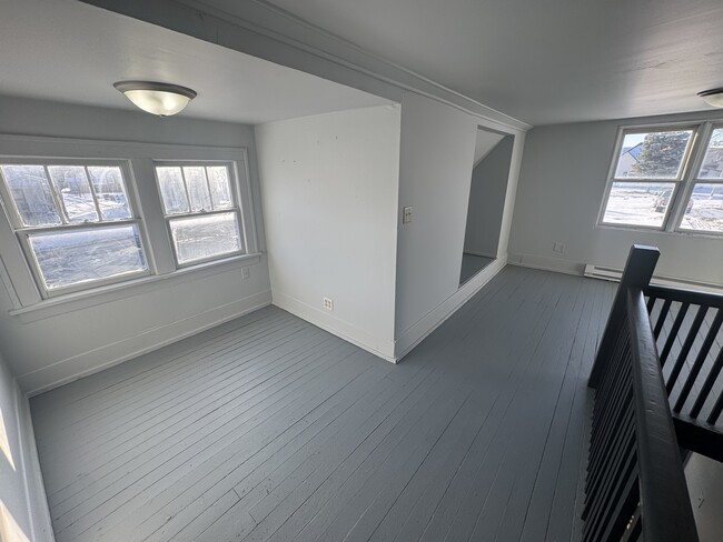 Building Photo - 1507 Main-E