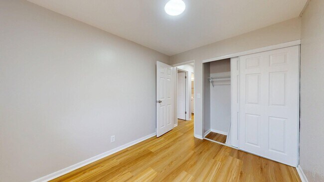 Building Photo - Elyria - fully updated two bedroom townhouse for rent!