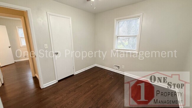 Building Photo - Charming 3-bedroom, 1.5-bathroom home in Kansas City