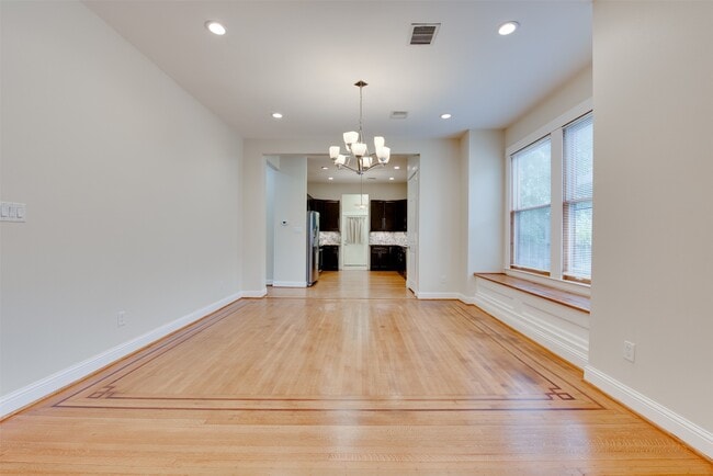 Building Photo - 401 Willard St