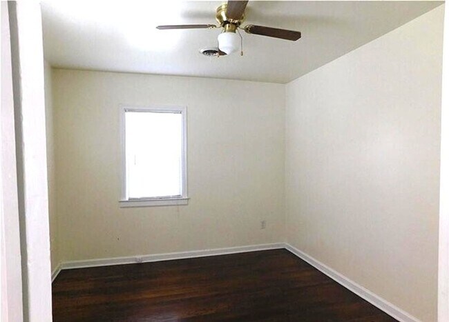 Building Photo - 1 bedroom/1 bathroom- Penniman Road