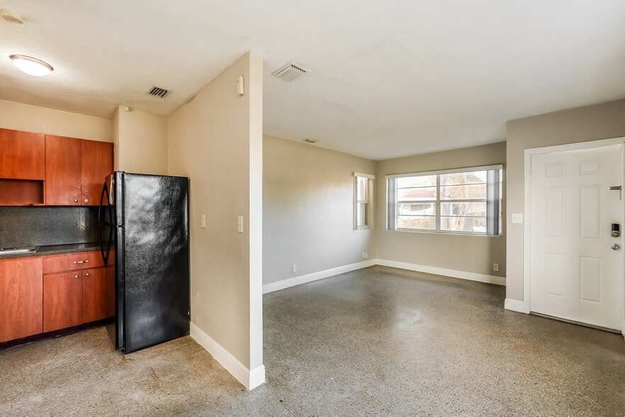 Building Photo - 2218 Farragut St