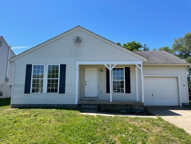 Building Photo - Beautiful 3 bed home 2 bath house w/ attac...