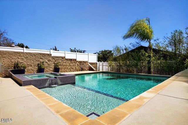 Building Photo - 145 Mesa Dr