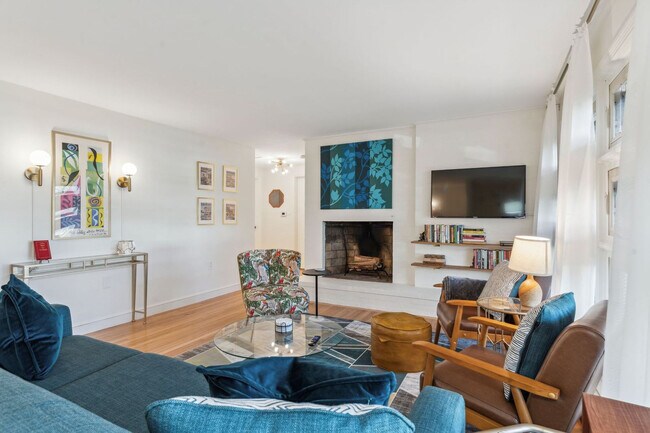 Building Photo - 171 Brackett Rd