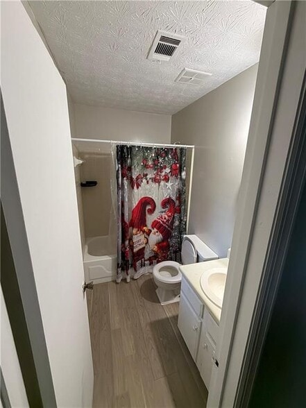 Building Photo - 1744 Vauxhall Dr