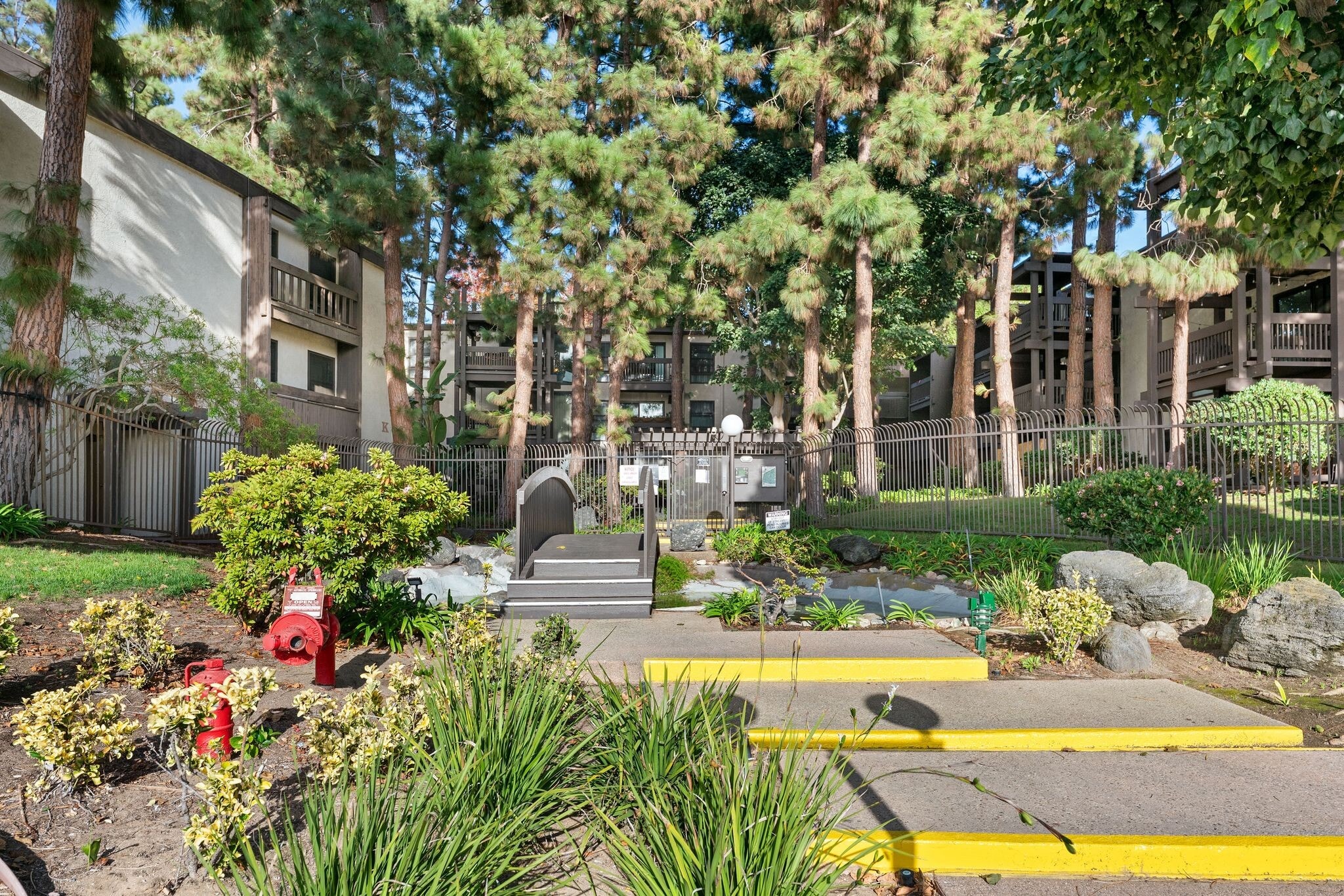 Building Photo - 8650 Gulana Ave