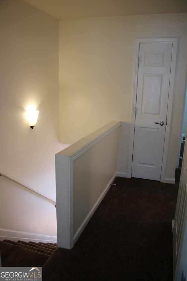 Building Photo - 2756 Deerwood Ln