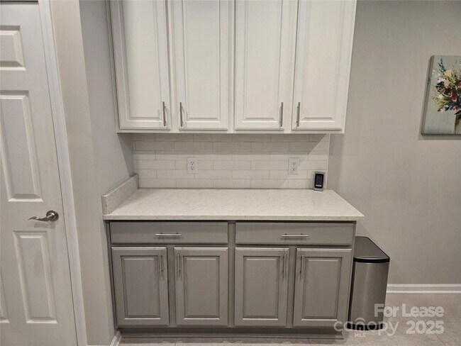 Building Photo - 809 Ledgestone Ct