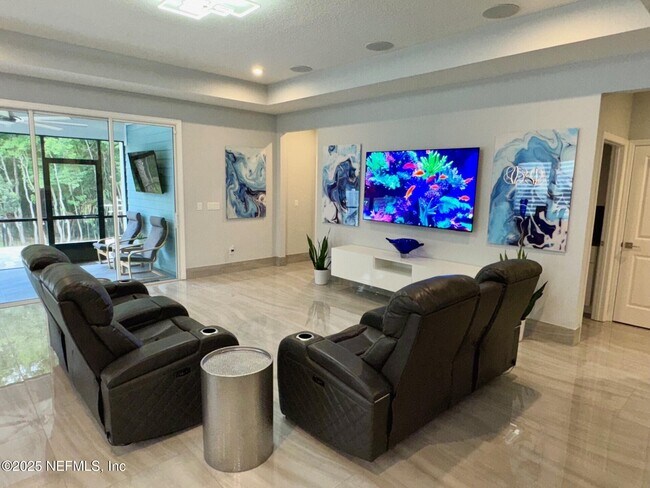 Building Photo - 163 Pine Forest Ct