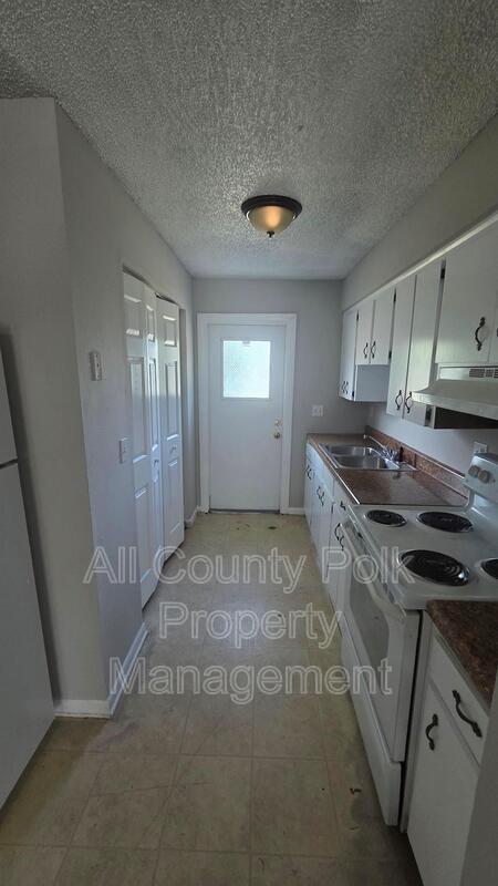 Building Photo - 2936-2938 8 Iron Dr