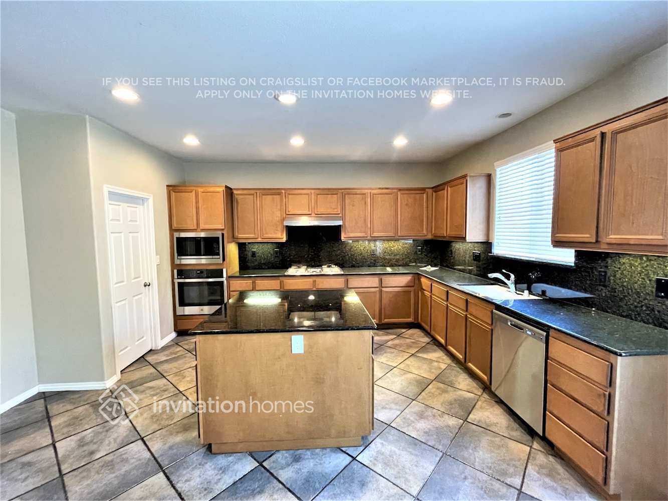 Building Photo - 41029 Crimson Pillar Ln