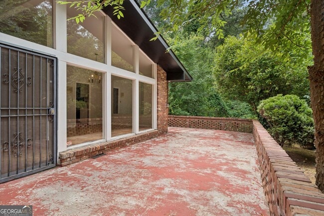 Building Photo - 3543 Cloudland Dr