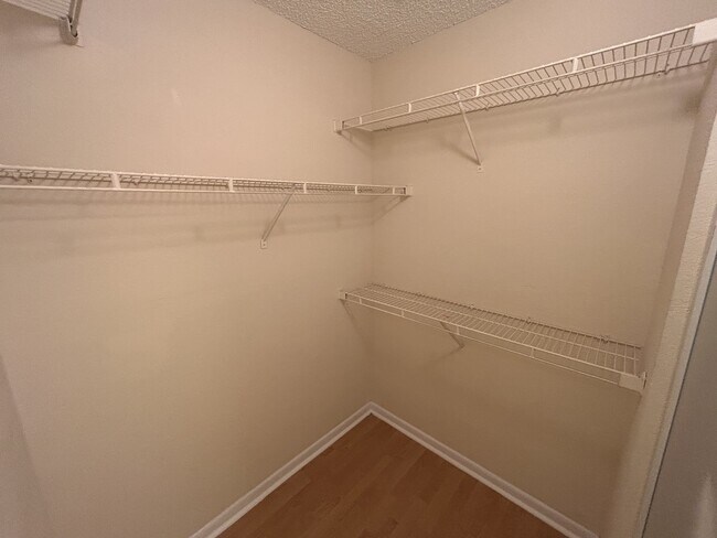 Building Photo - 2890 N Oakland Forest Dr
