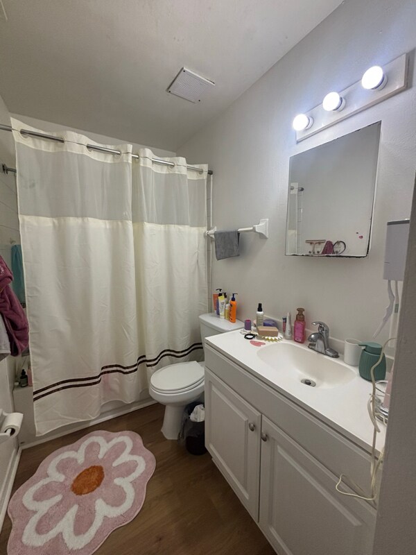 Building Photo - 3067 St Paul Dr