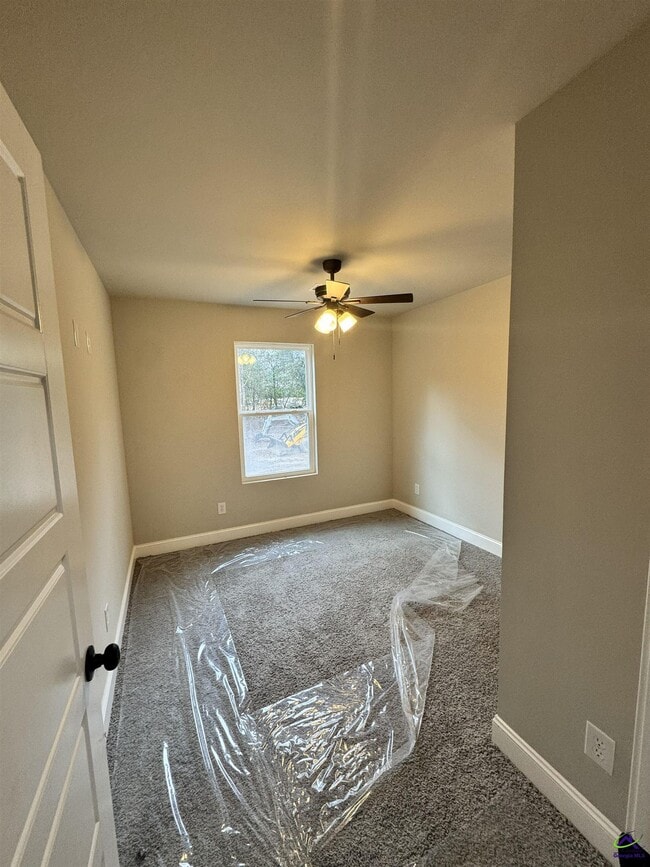 Building Photo - 305 N 4th St