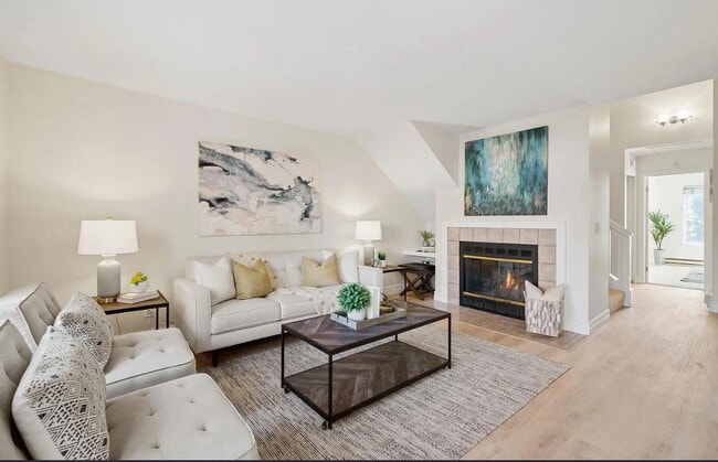 Building Photo - 1 bedroom plus loft features a functional floorplan with high ceilings