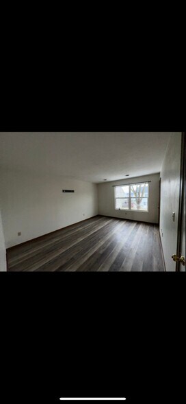 Building Photo - 262 3rd St